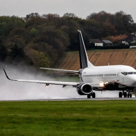 2Excel-Aviation-G-SWRD-2022-11-02-12