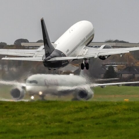 2Excel-Aviation-G-SWRD-2022-11-02-7