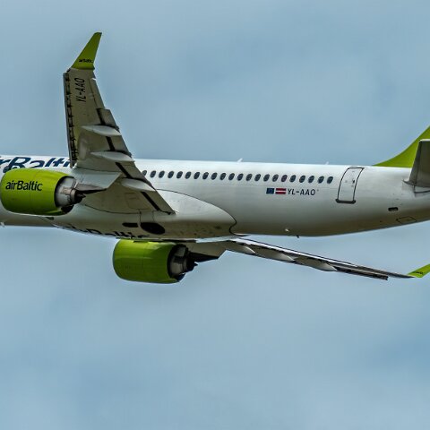 Air-Baltic-YL-AAO-2022-07-09-3