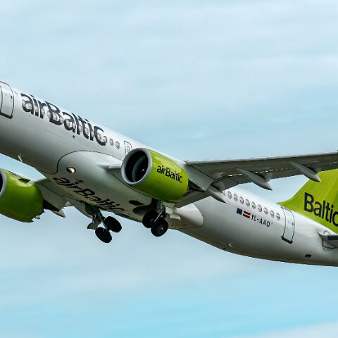 Air-Baltic-YL-AAO-2022-07-09