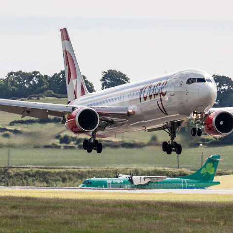 Air-Canada-C-FJZK-2017-07-08-1