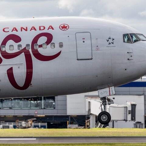 Air-Canada-C-FJZK-2017-07-08-3