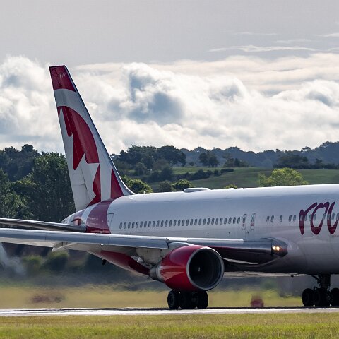 Air-Canada-C-FMLZ-2019-06-14-1