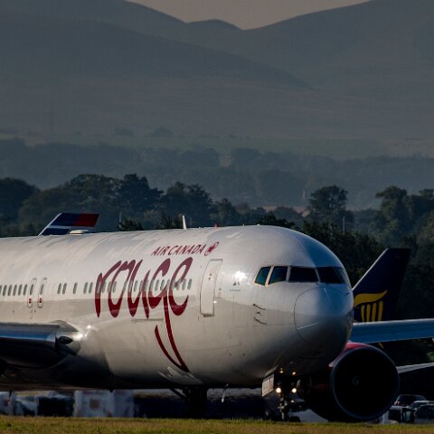 Air-Canada-C-FMWQ-2015-08-13