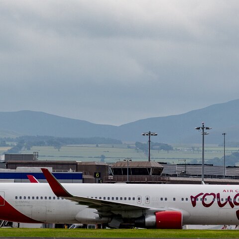 Air-Canada-C-FMWU-2016-07-22