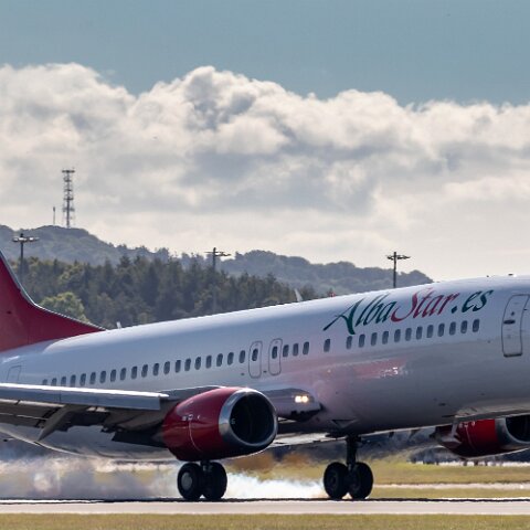 Alba-Star-EC-LTG-Boeing-737-2