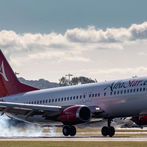 Alba-Star-EC-LTG-Boeing-737-3