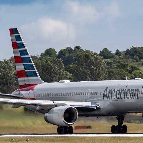 American-Airlines-N185AN-American-Airlines-Boeing-757