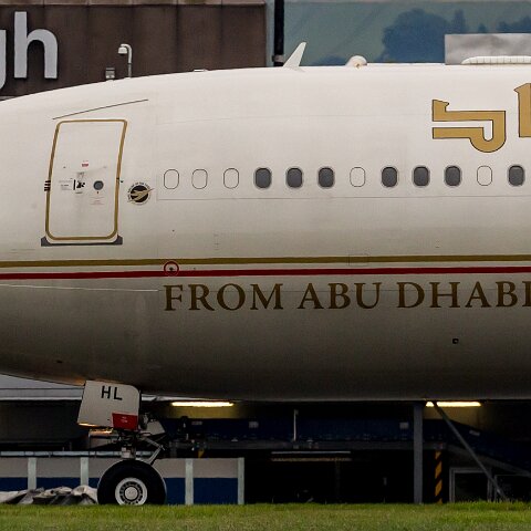 Etihad-Airways-A6-EHL-2016-07-24-1