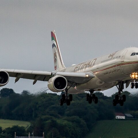 Etihad-Airways-A6-EHL-2016-07-24-7