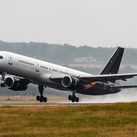 Titan-Airways-G-POWH-2022-08-15