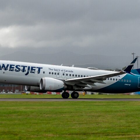 West-Jet-C-FHCM-2022-09-09-2