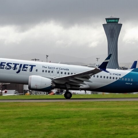 West-Jet-C-FHCM-2022-09-09-3