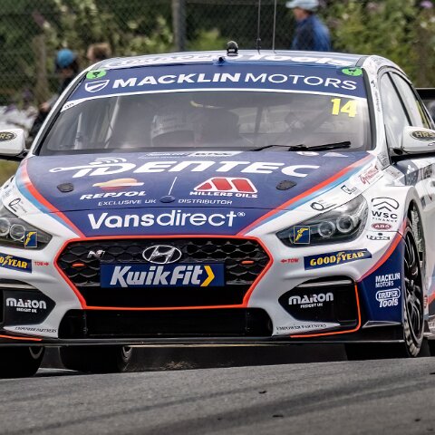 Kwik-Fit-British-Touring-Car-Championship-2