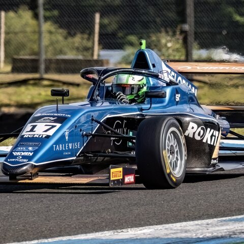 ROKiT-F4-British-Championship-10