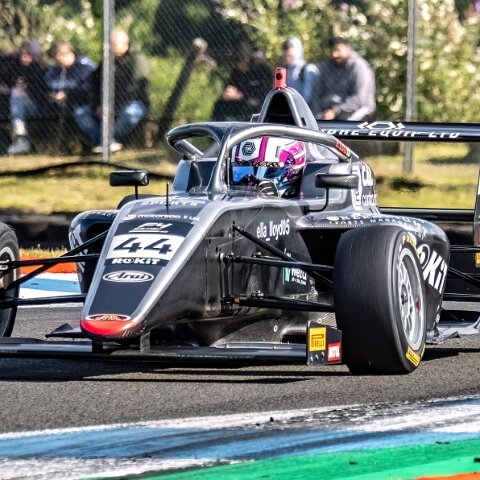 ROKiT-F4-British-Championship-8