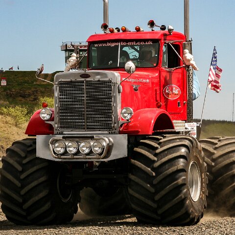 Knockhill-Monster-Trucks-2006-05-13-11