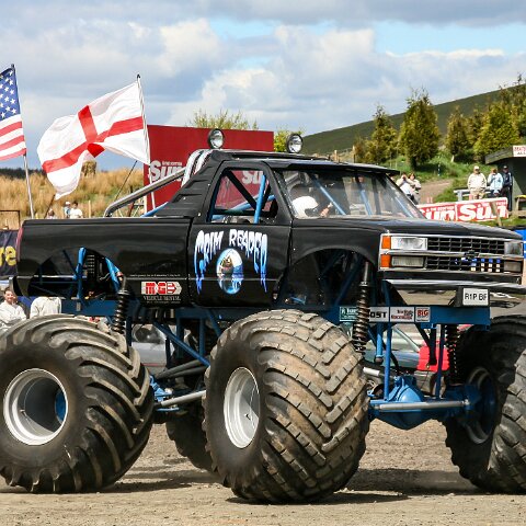 Knockhill-Monster-Trucks-2006-05-13-6