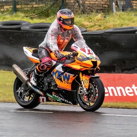 Knockhill-2024-Pirelli-National-Superstock-3