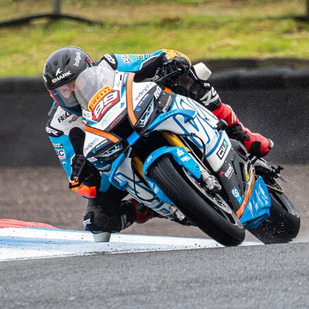 2-Pirelli-National-Superstock-Championship